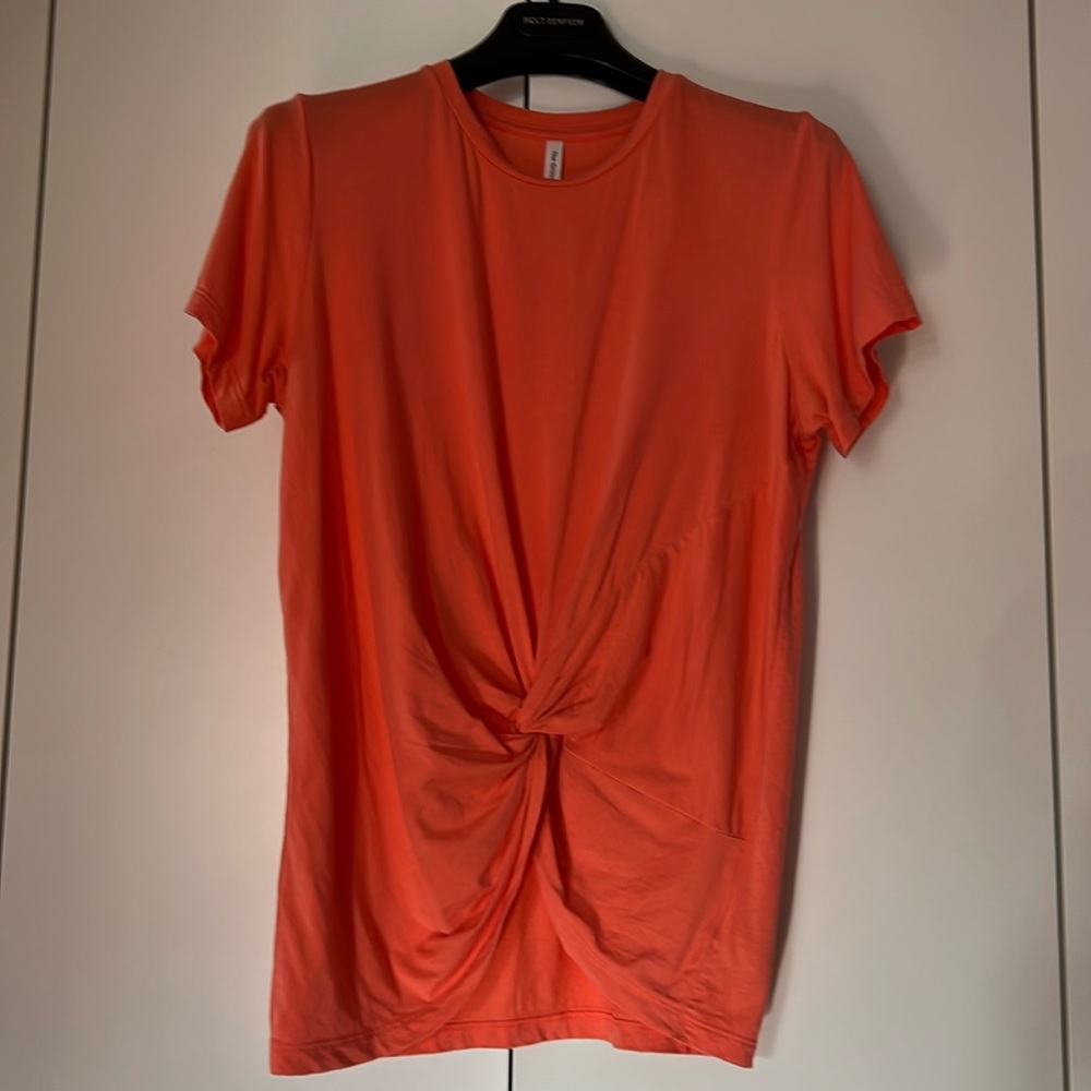 Babaton The Group T-shirt Small